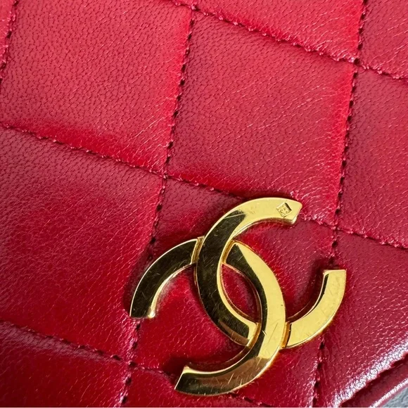 Authentic CHANEL red Lambskin classic single flap 24k gold shoulder bag - Picture 3 of 13